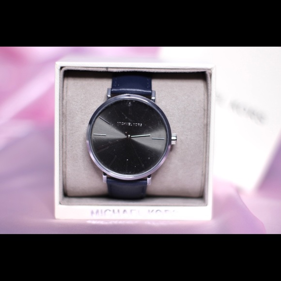 Navy blue leather Michael kors watch - Picture 6 of 6